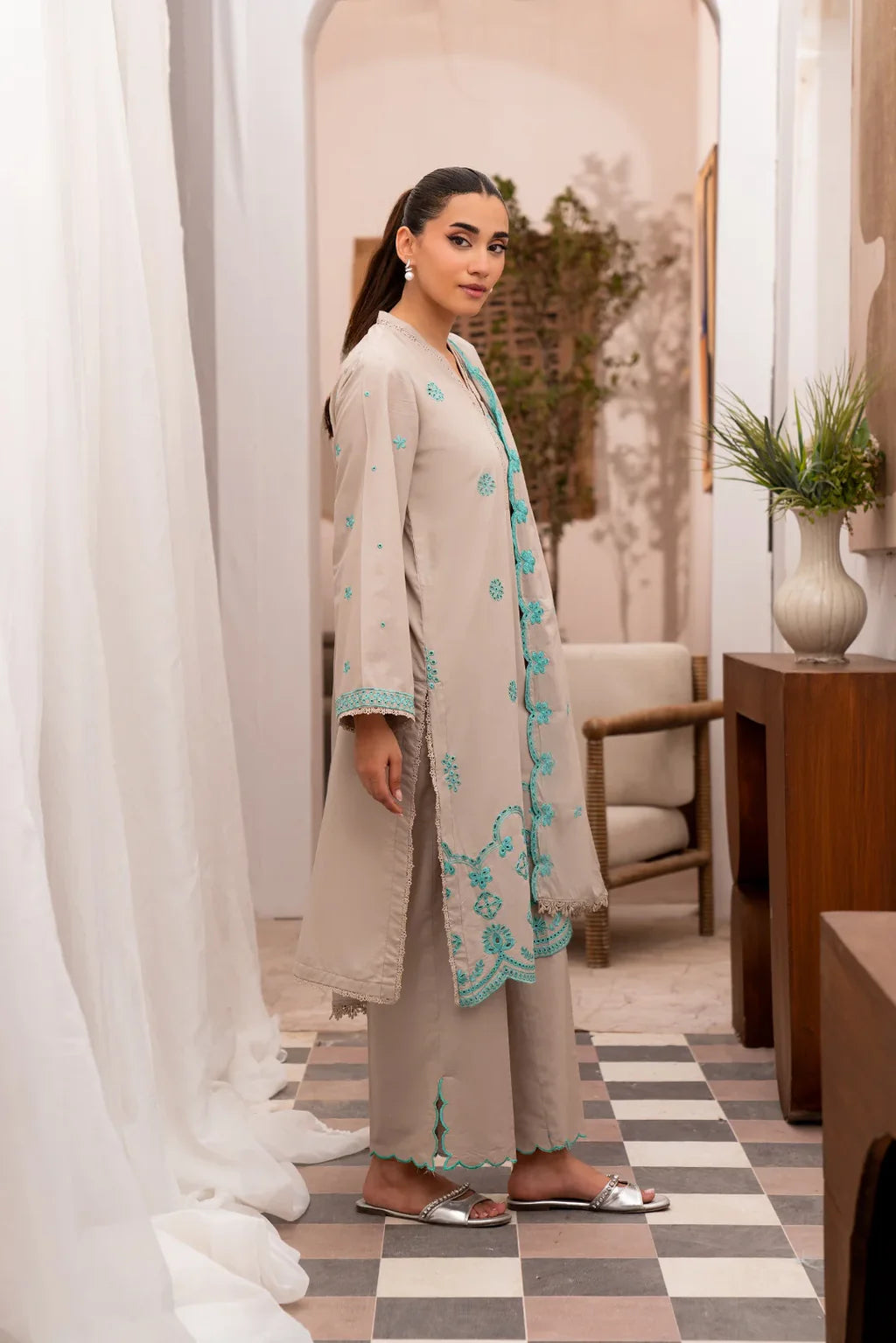 3 Piece Embroidered Lawn Suit