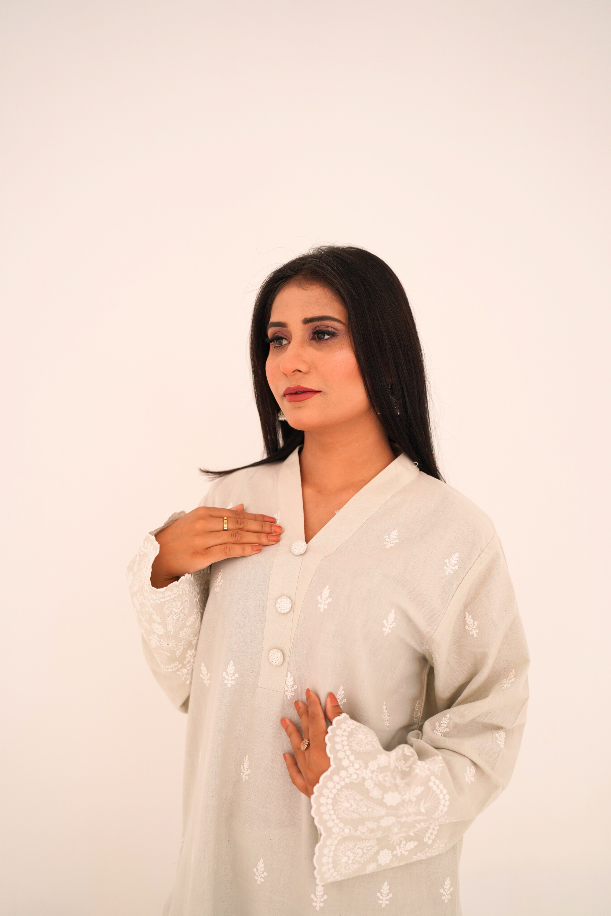 Ivory Grace – 2 Piece Embroidered Khaddar Suit